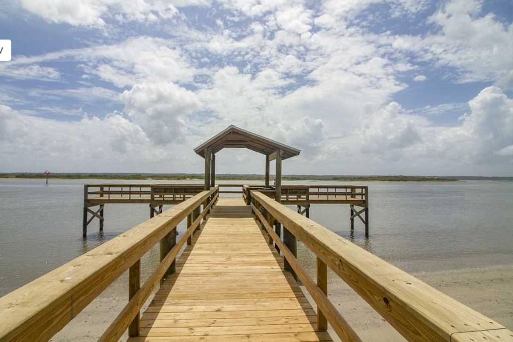 Nearby dock and water activities